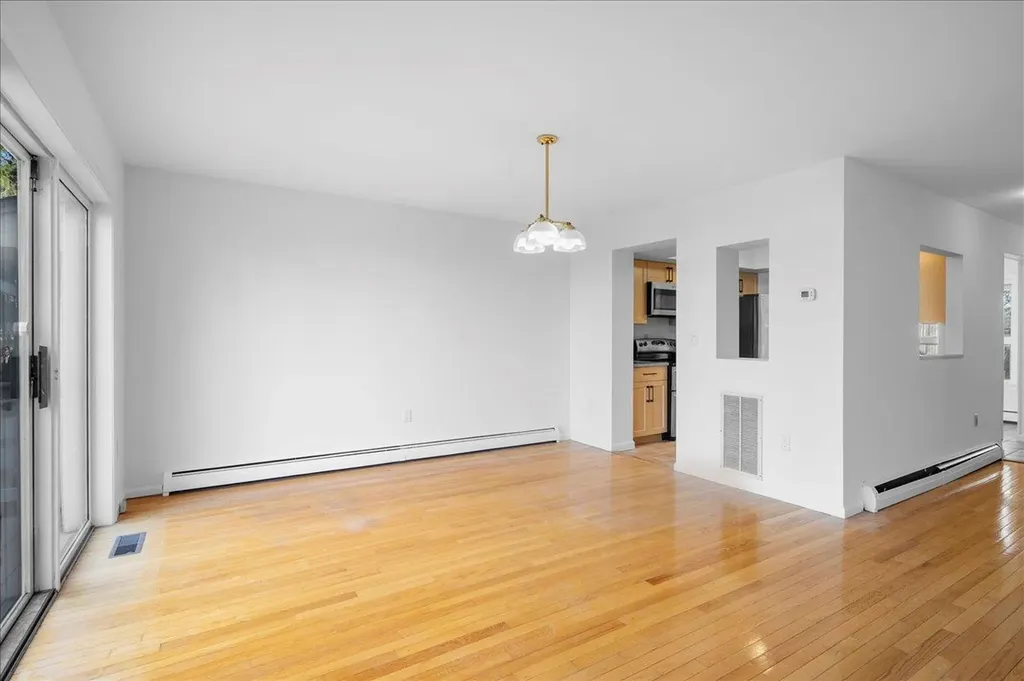 53 Tulip Tree Lane Mamaroneck NY 10543
