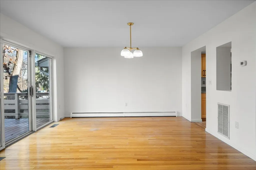 53 Tulip Tree Lane Mamaroneck NY 10543