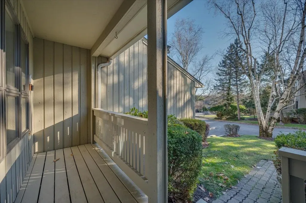 53 Tulip Tree Lane Mamaroneck NY 10543