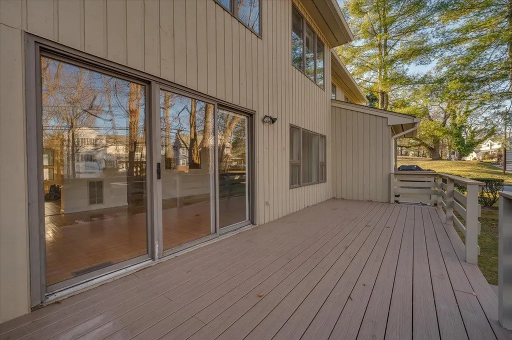 53 Tulip Tree Lane Mamaroneck NY 10543