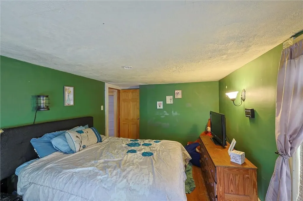 41 Maple Street Walden NY 12586