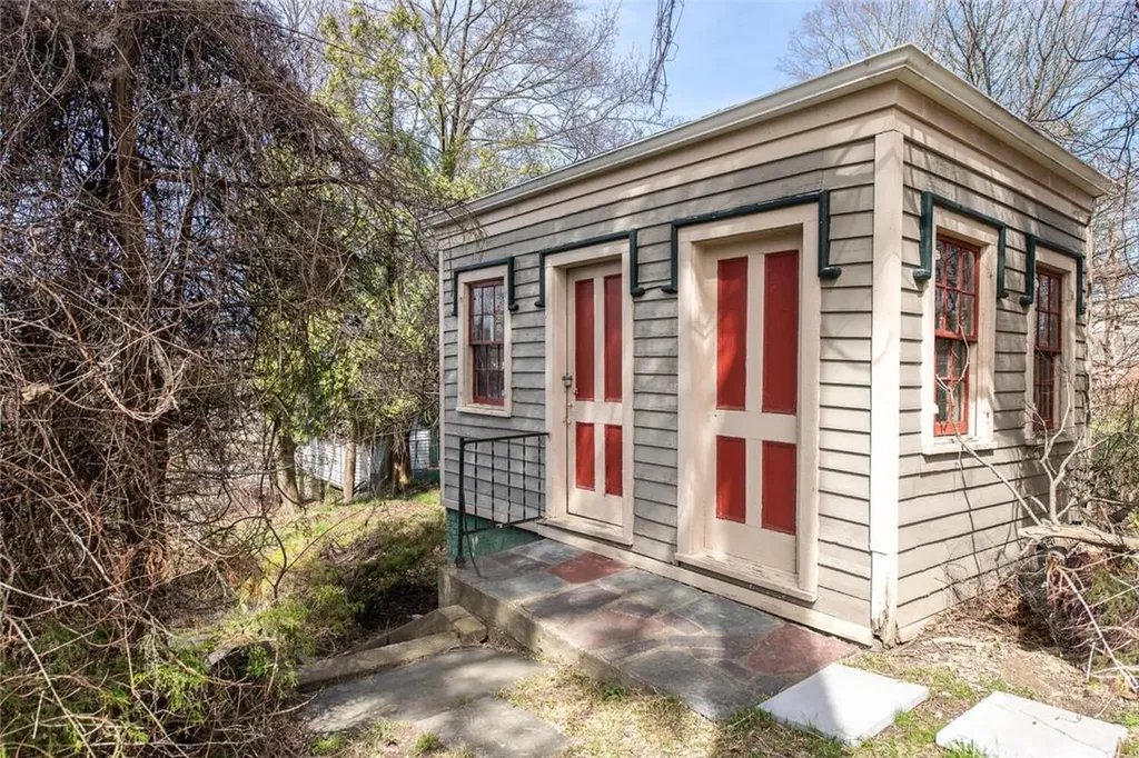 16 Garfield Place Poughkeepsie NY 12601