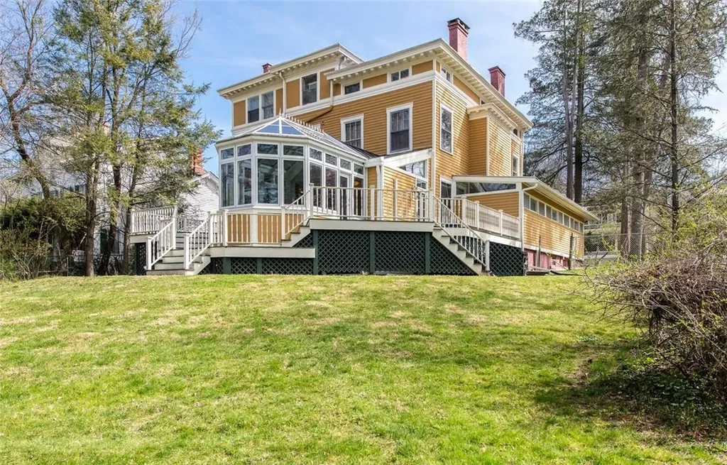 16 Garfield Place Poughkeepsie NY 12601