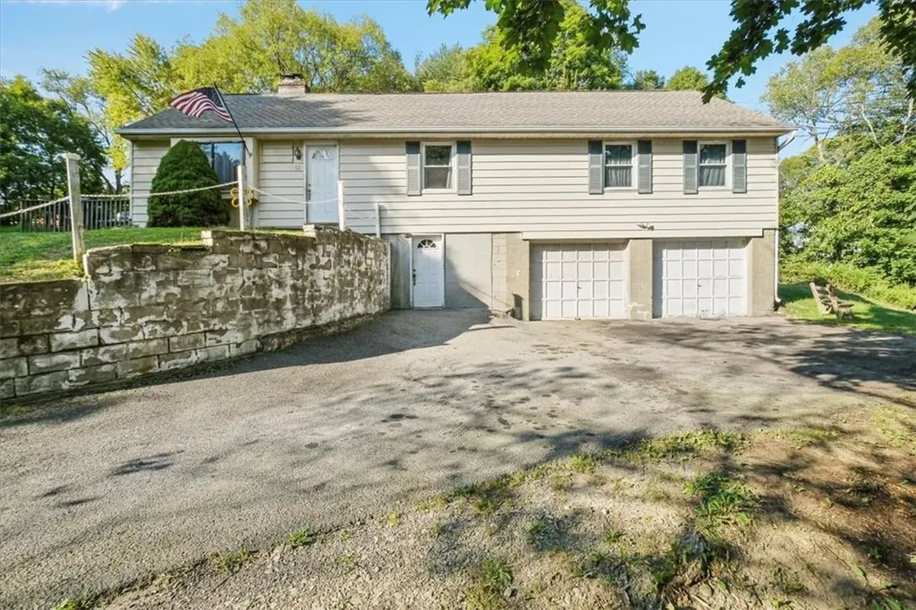 62 Hillcrest Drive Poughkeepsie NY 12603