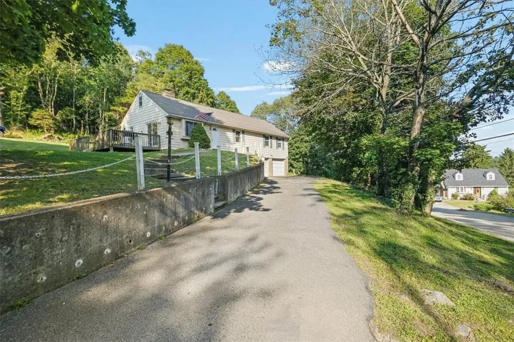 62 Hillcrest Drive Poughkeepsie NY 12603