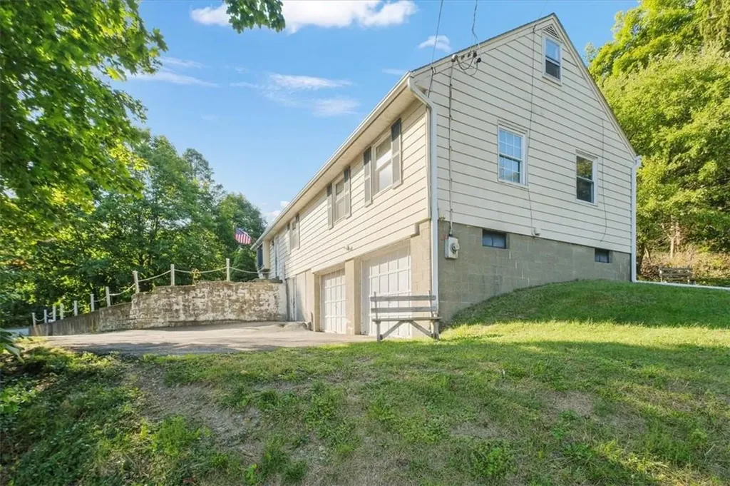 62 Hillcrest Drive Poughkeepsie NY 12603