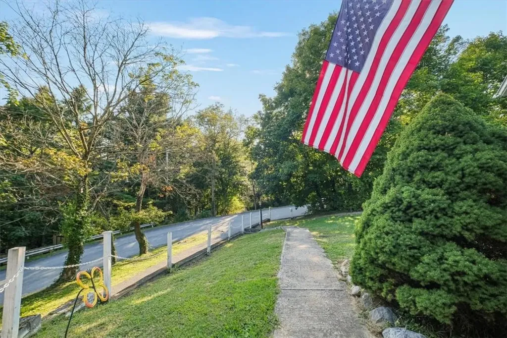 62 Hillcrest Drive Poughkeepsie NY 12603