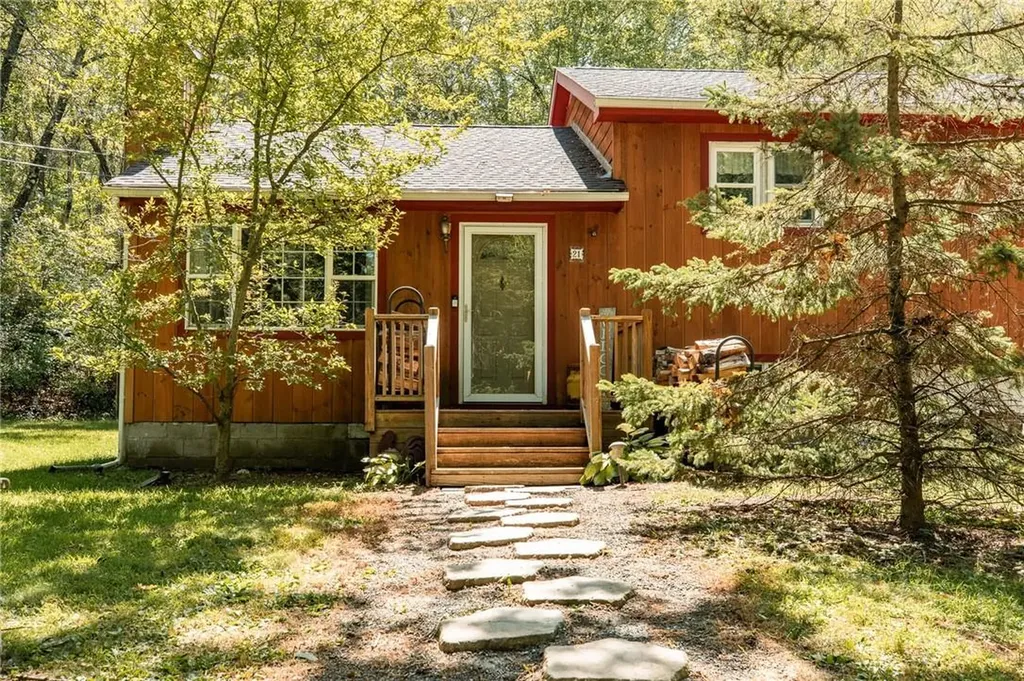 21 Hamlet Lane Red Hook NY 12571