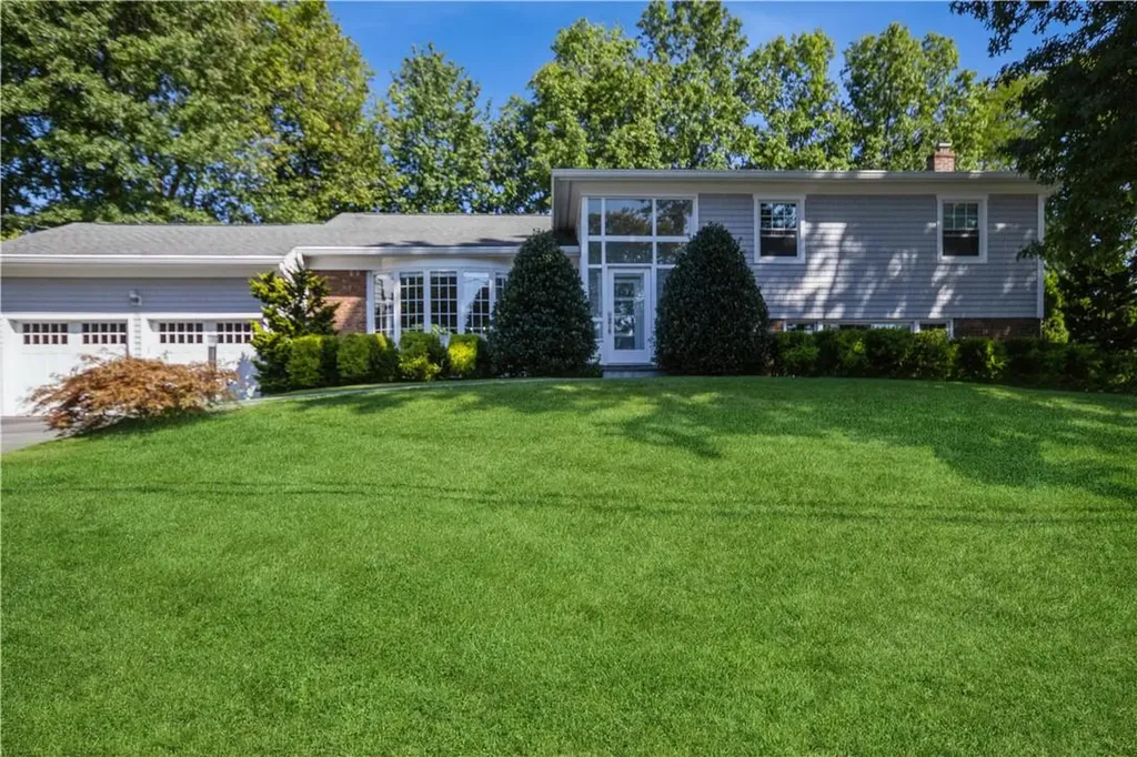51 Rodman Oval New Rochelle NY 10805