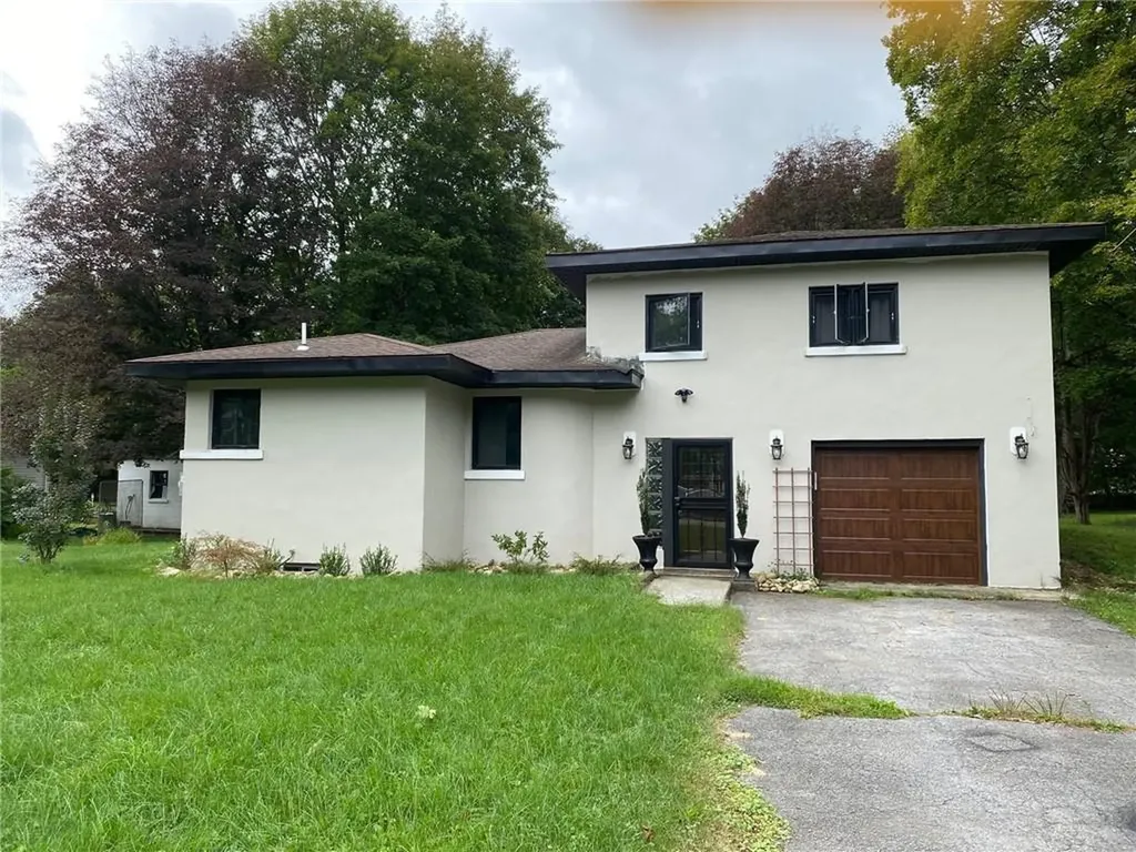 6 Halstead Drive Hyde Park NY 12538