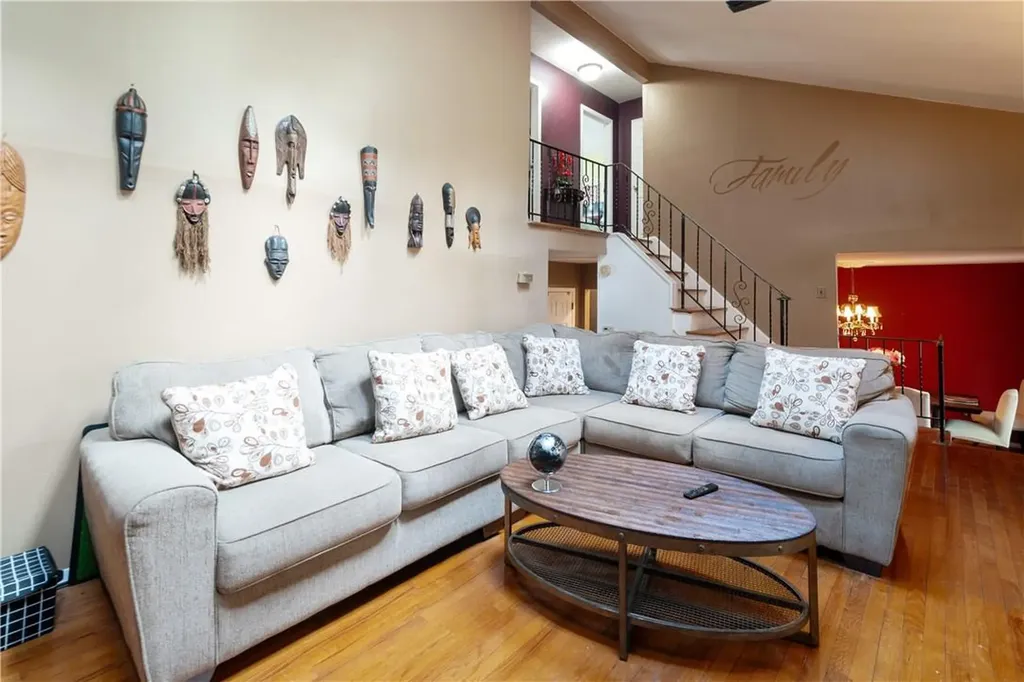 5 Greenridge Way Spring Valley NY 10977