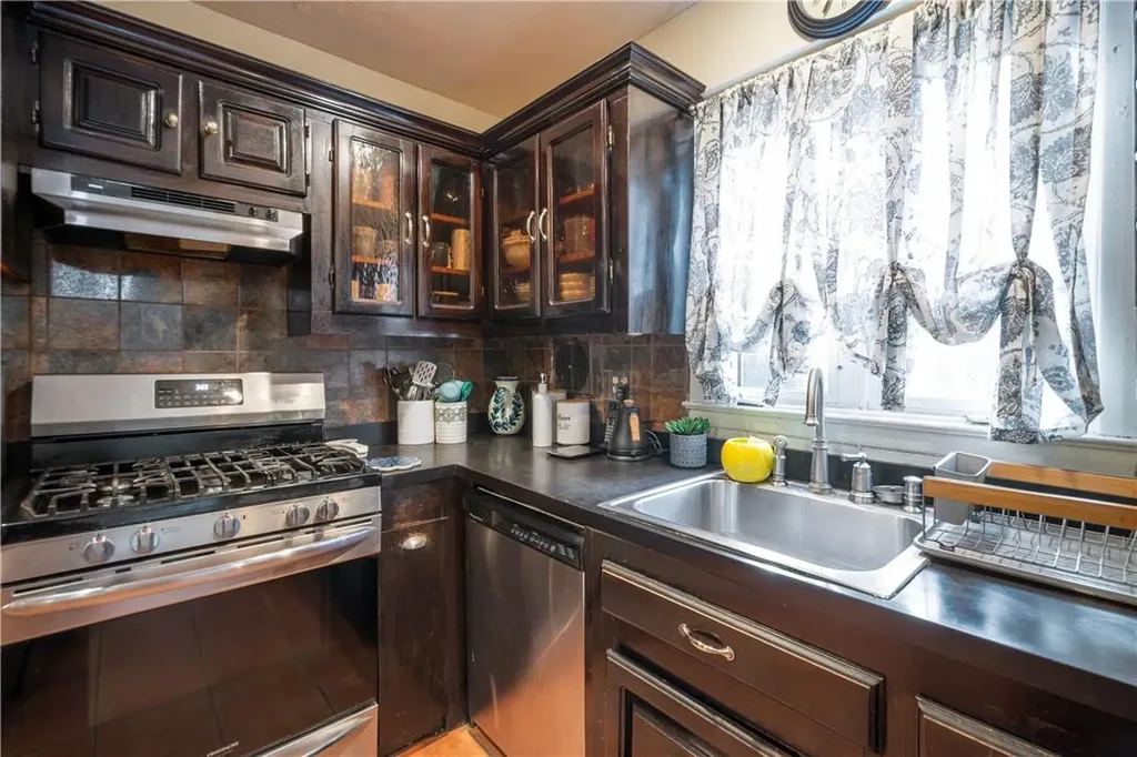 5 Greenridge Way Spring Valley NY 10977
