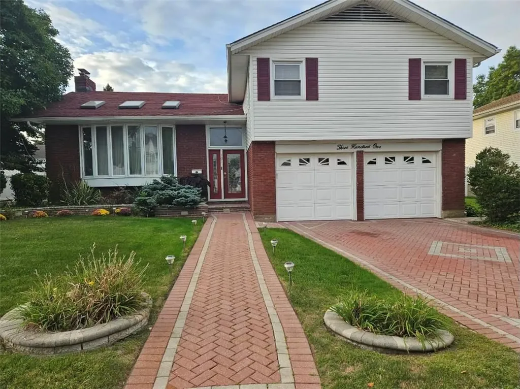 301 Prince Avenue Freeport NY 11520