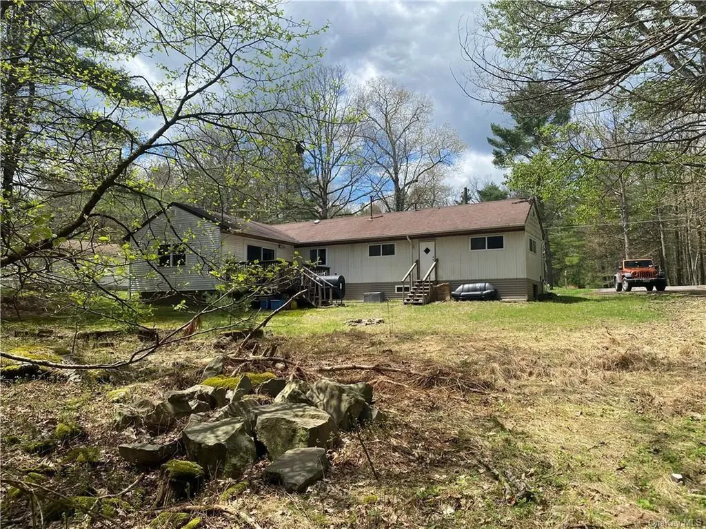 11 Samyn Road Barryville NY 12719