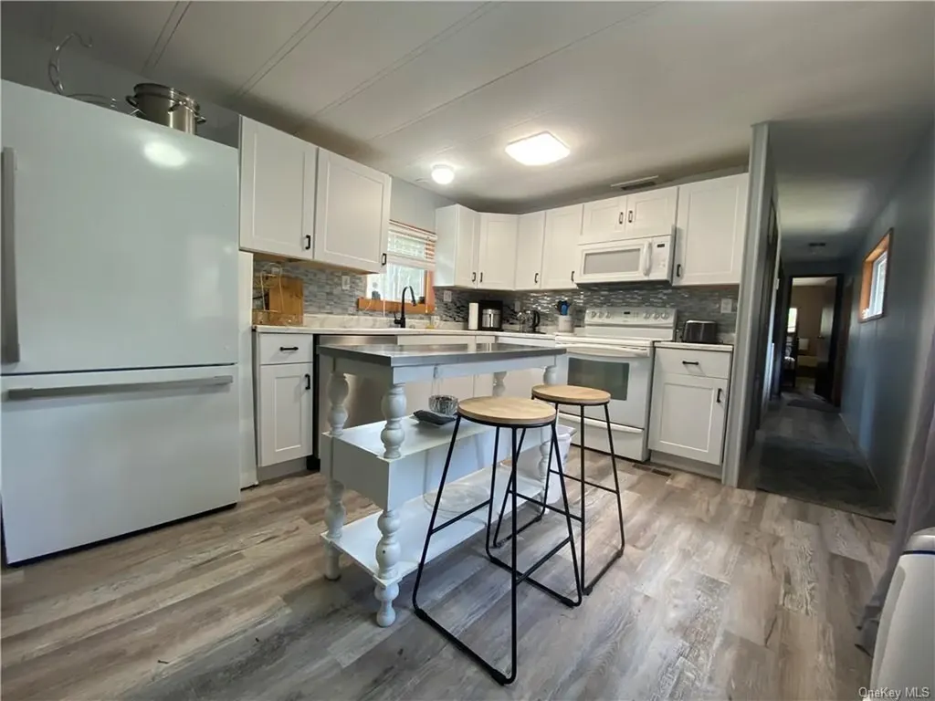 11 Samyn Road Barryville NY 12719