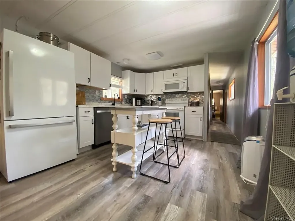 11 Samyn Road Barryville NY 12719