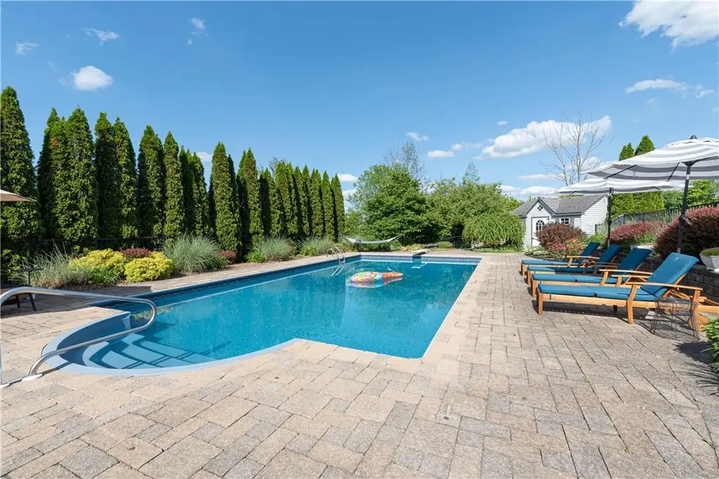 27 Gallagher Lane Pleasant Valley NY 12569