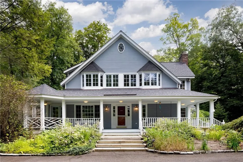 14 Pinewood Lane Red Hook NY 12571