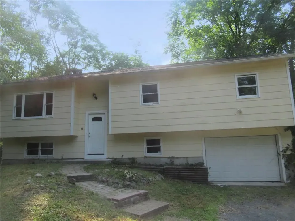 18 Loren Lane New Hampton NY 10958