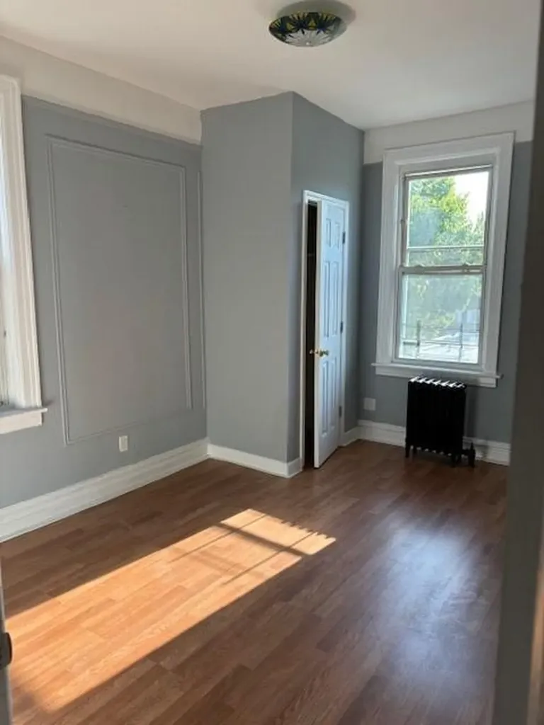 4423 Murdock Avenue Bronx NY 10466