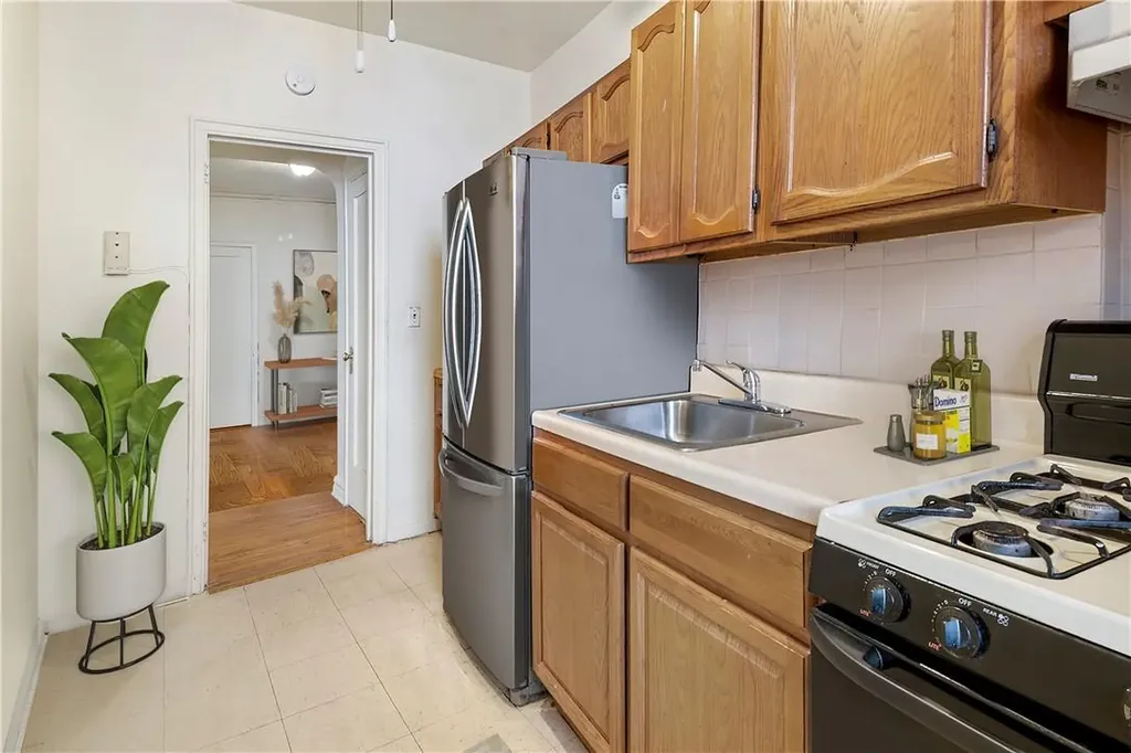 601 Pelham Parkway N Bronx NY 10467
