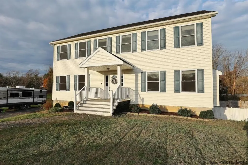 27 Canimi Way Kingston NY 12401