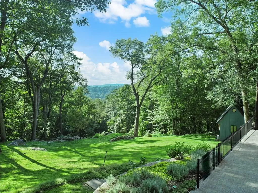 17 Upland Drive Garrison NY 10524