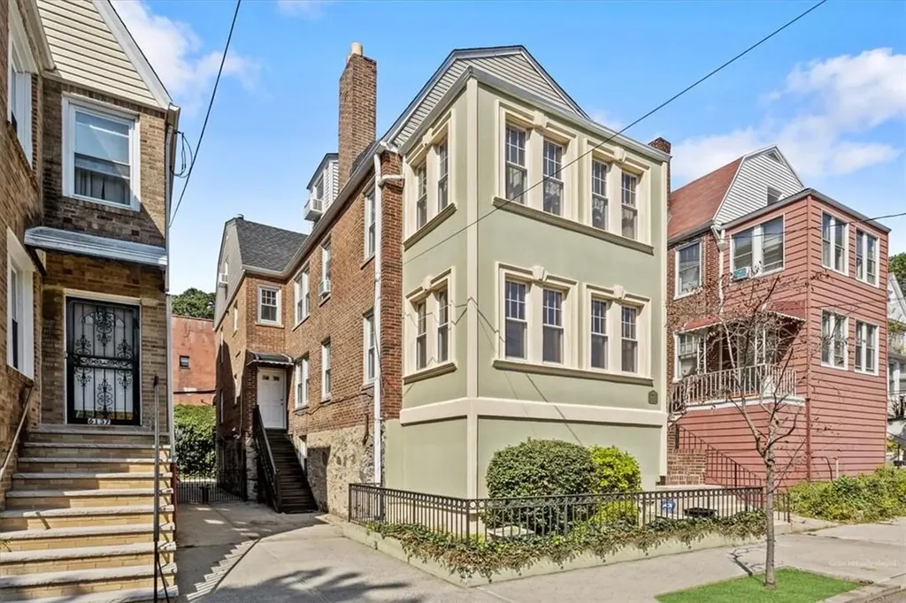6141 Delafield Avenue Bronx NY 10471