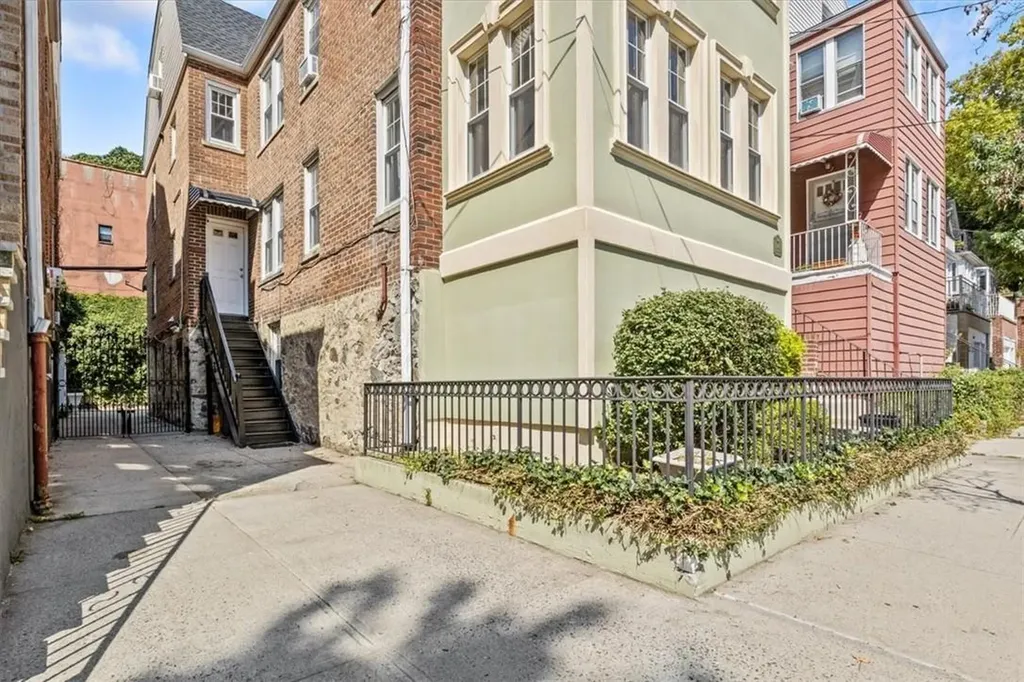 6141 Delafield Avenue Bronx NY 10471