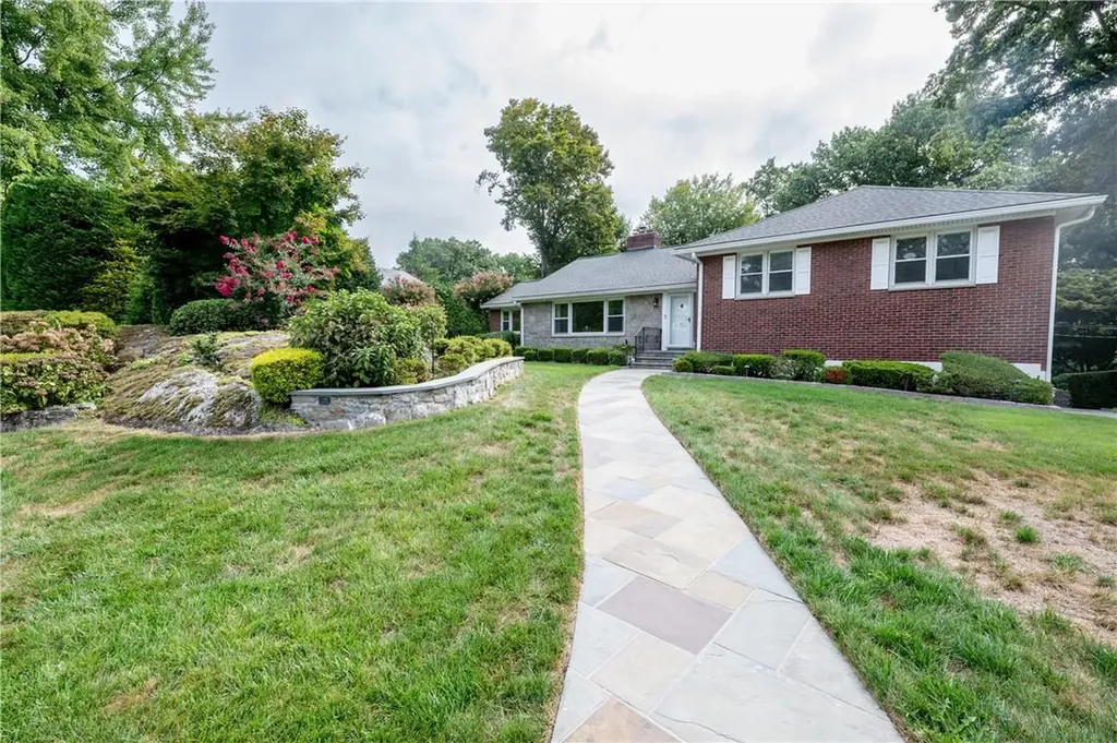 21 Claudet Way Eastchester NY 10709