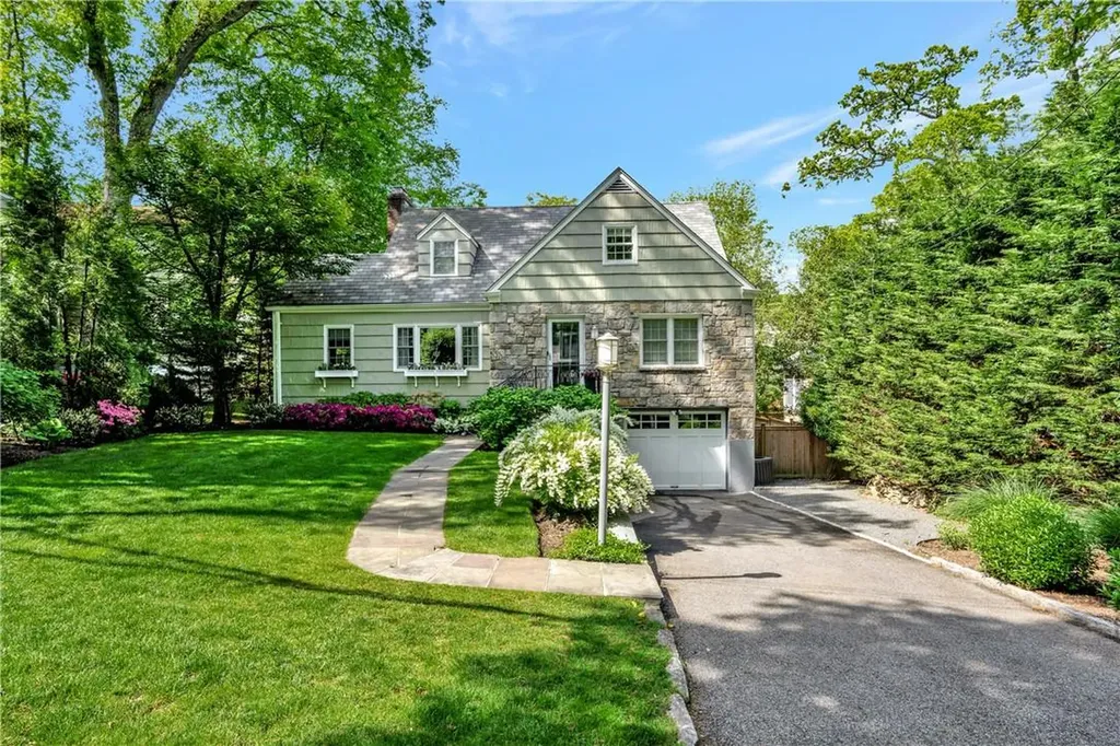 8 Winslow Place Larchmont NY 10538
