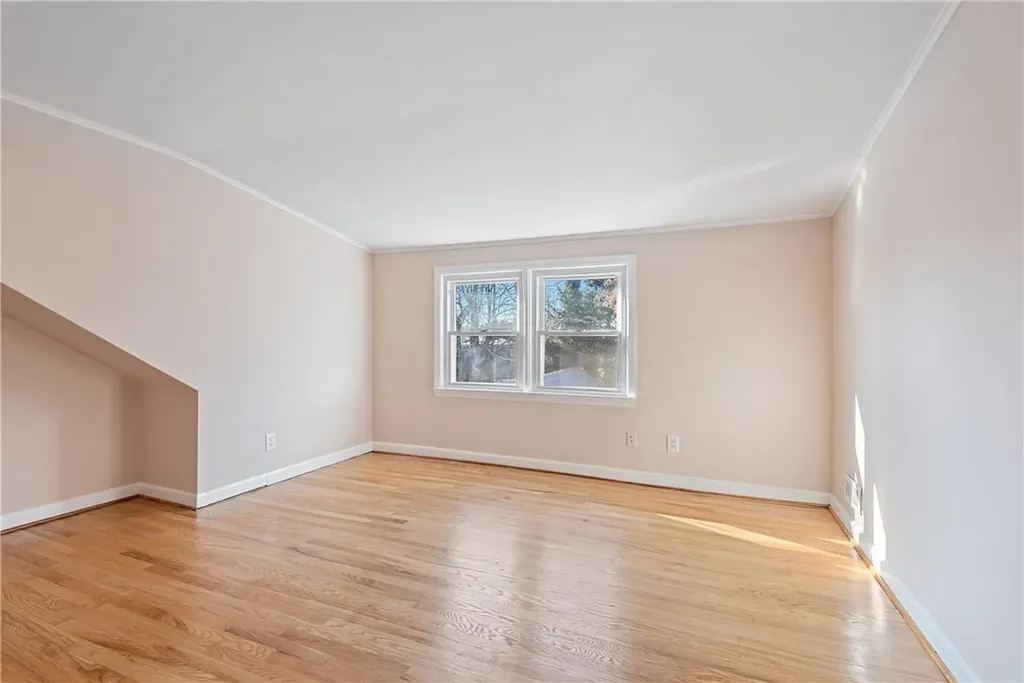 15 Shelley Avenue Valhalla NY 10595