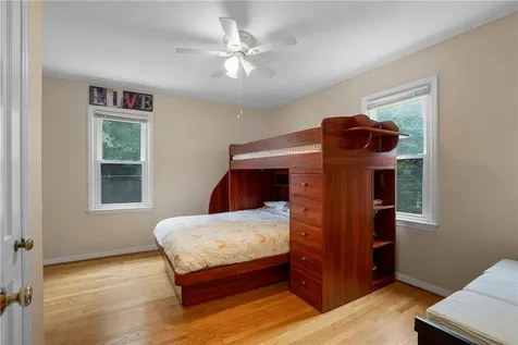 15 Shelley Avenue Valhalla NY 10595