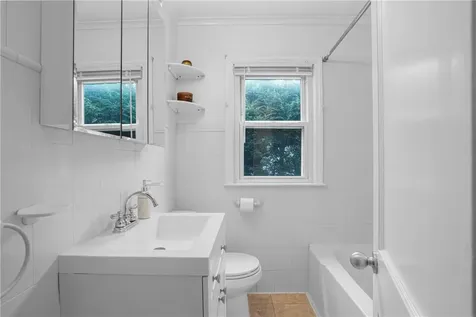 15 Shelley Avenue Valhalla NY 10595