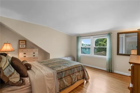 15 Shelley Avenue Valhalla NY 10595