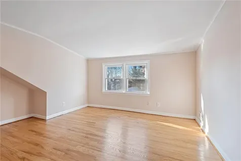 15 Shelley Avenue Valhalla NY 10595