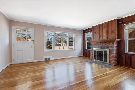 15 Shelley Avenue Valhalla NY 10595