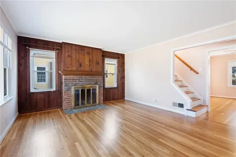 15 Shelley Avenue Valhalla NY 10595