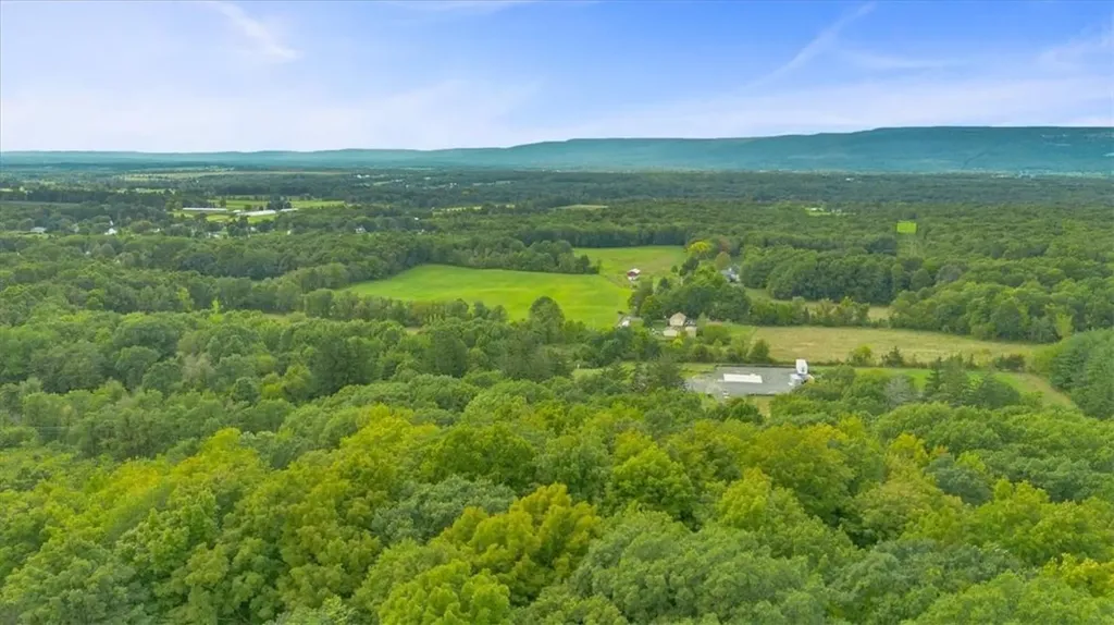 915 State Route 208 Gardiner NY 12525
