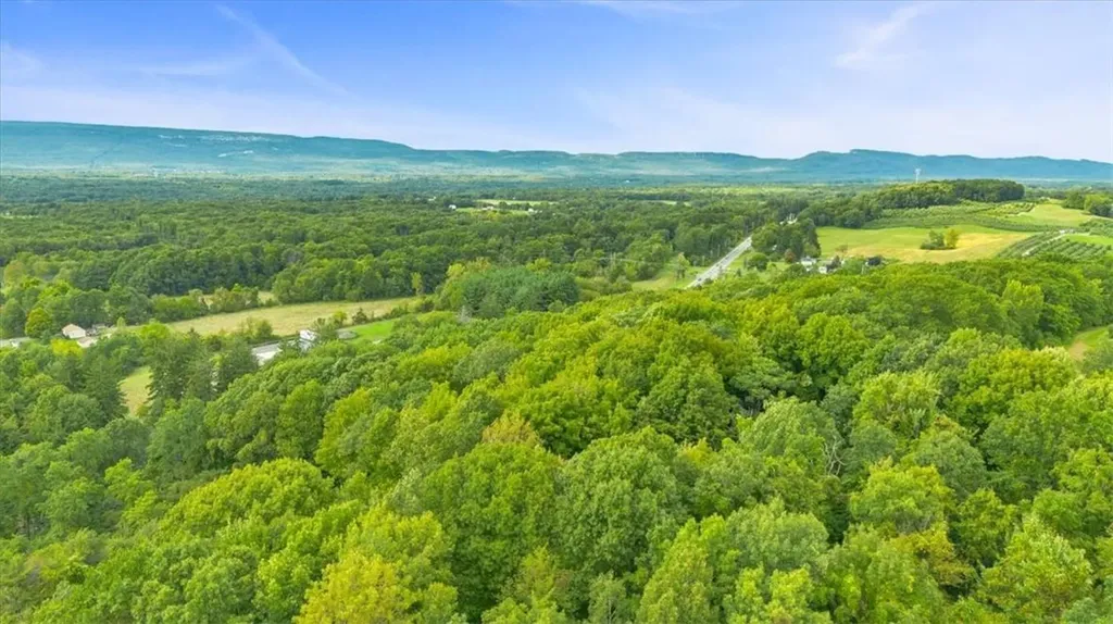 915 State Route 208 Gardiner NY 12525