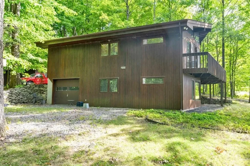 915 State Route 208 Gardiner NY 12525