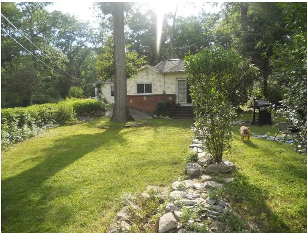 8 Pine Hollow Road Putnam Valley NY 10579