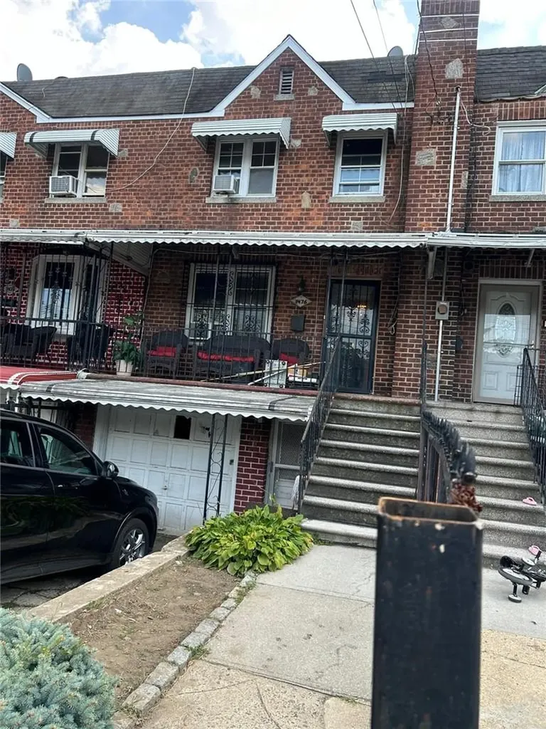 1476 Arnow Avenue Bronx NY 10469