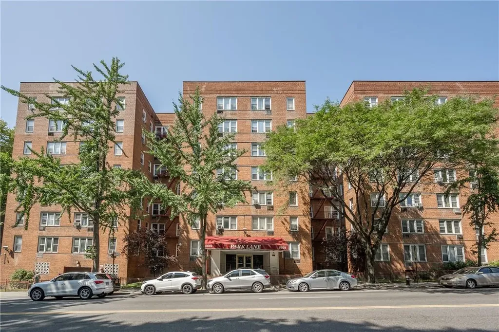 6601 Broadway Bronx NY 10471