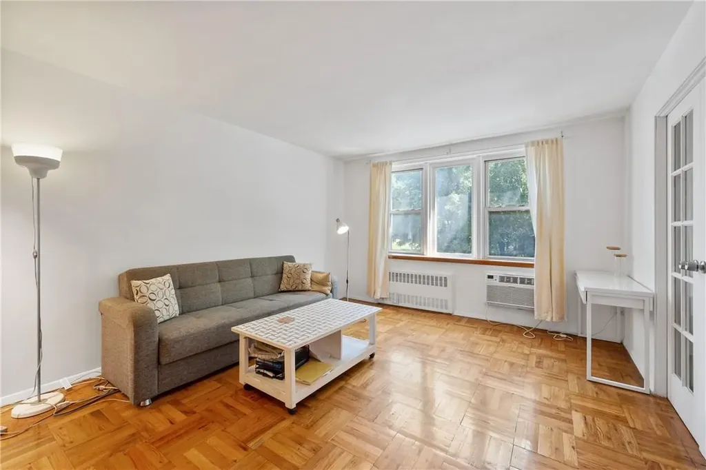 6601 Broadway Bronx NY 10471