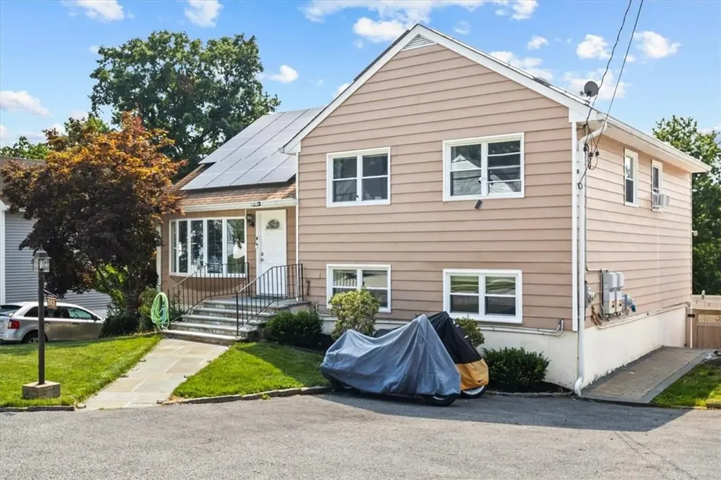 243 Pembrook Drive Yonkers NY 10710