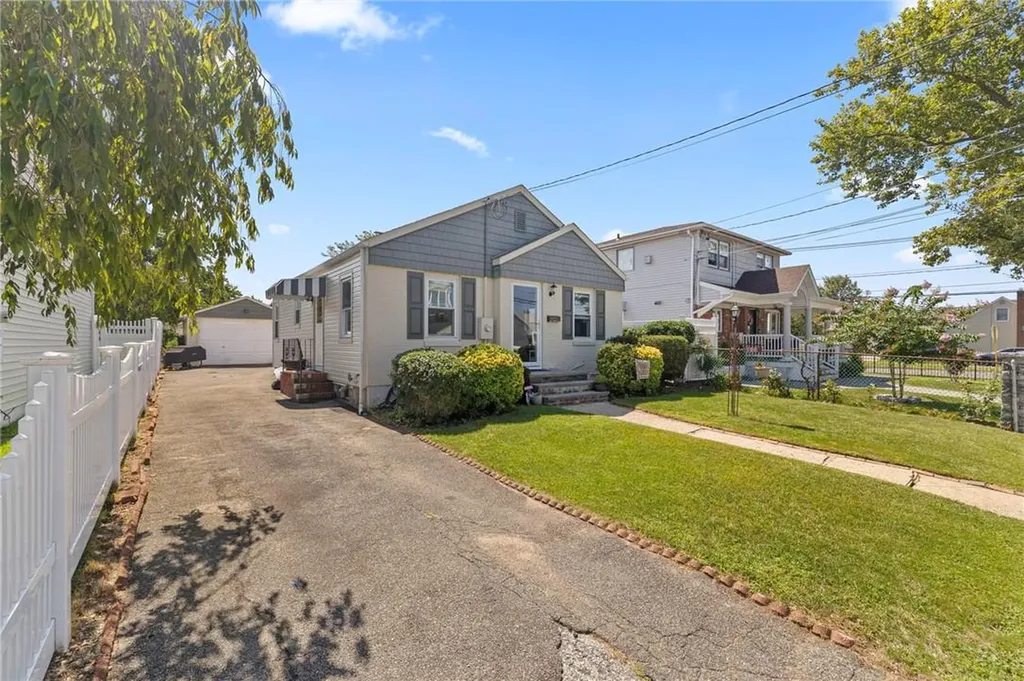 132 Morningside Drive Westbury NY 11590