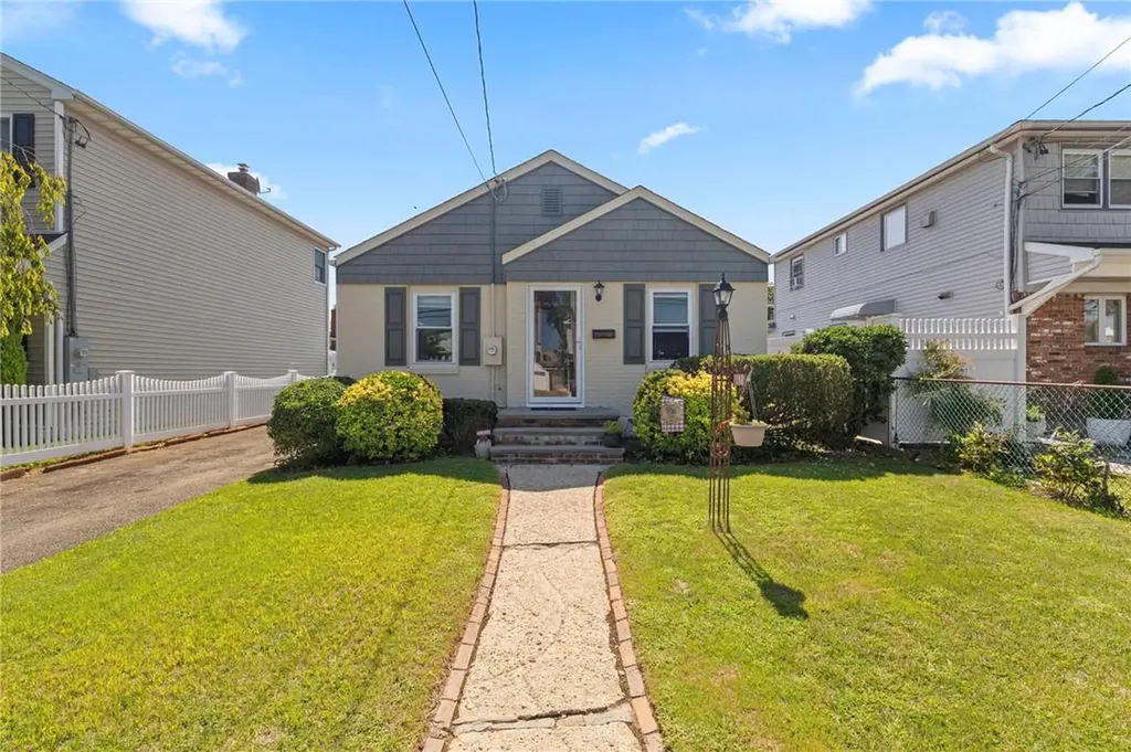 132 Morningside Drive Westbury NY 11590