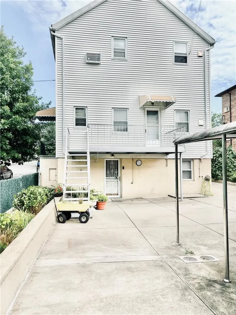 1981 Pilgrim Avenue Bronx NY 10461