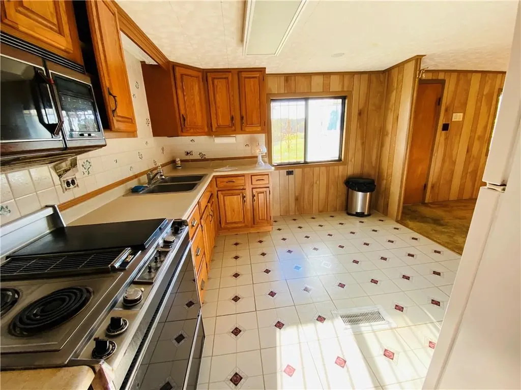 6 Milo Road New Hampton NY 10941